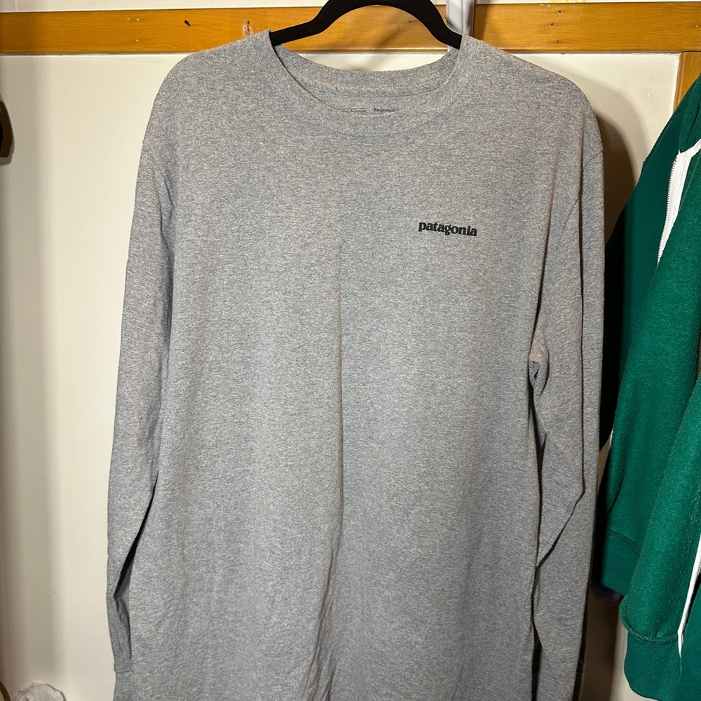 Patagonia Men's Heather Gray Long Sleeve Tee